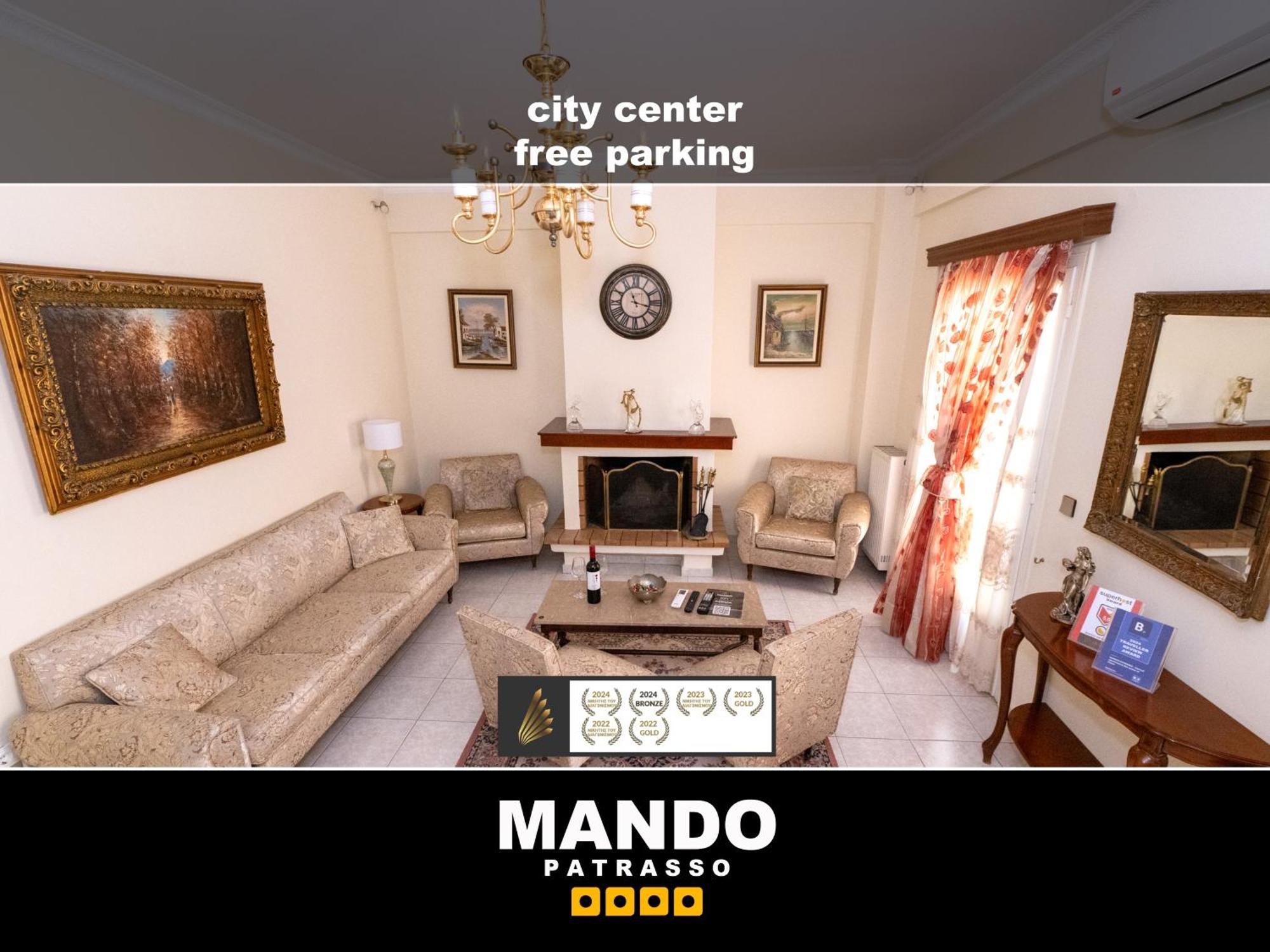 Mando Patrasso - Classical Apartment In The Center Of Patras With Free Parking 外观 照片