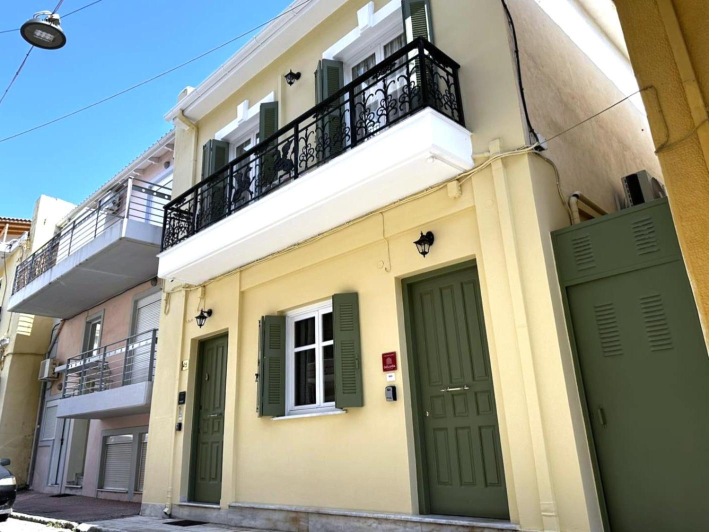 Mando Patrasso - Classical Apartment In The Center Of Patras With Free Parking 外观 照片